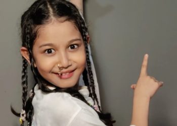 She posing for picture