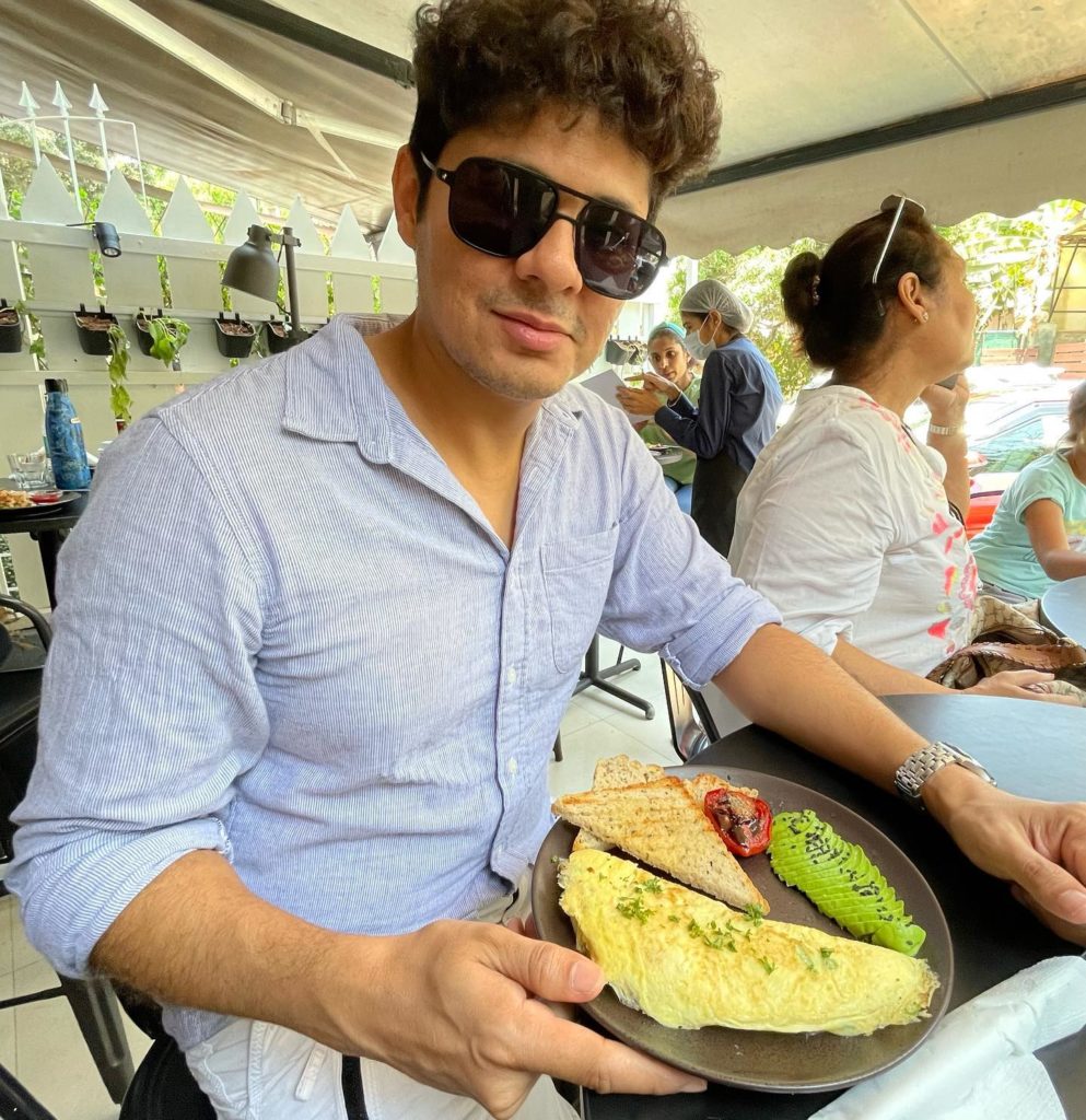 Vishal Malhotra eating at restaurant 