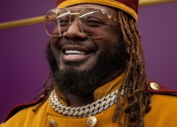 T-Pain in yellow suit and hat