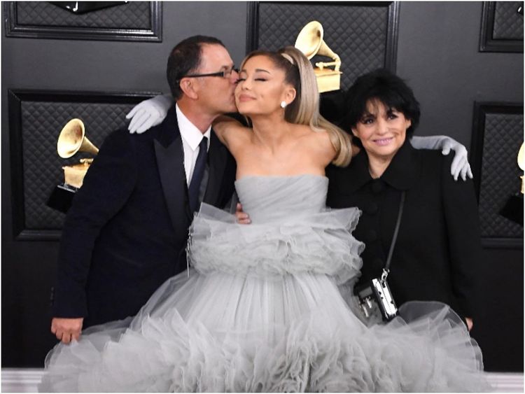 Ariana with her mom and dad