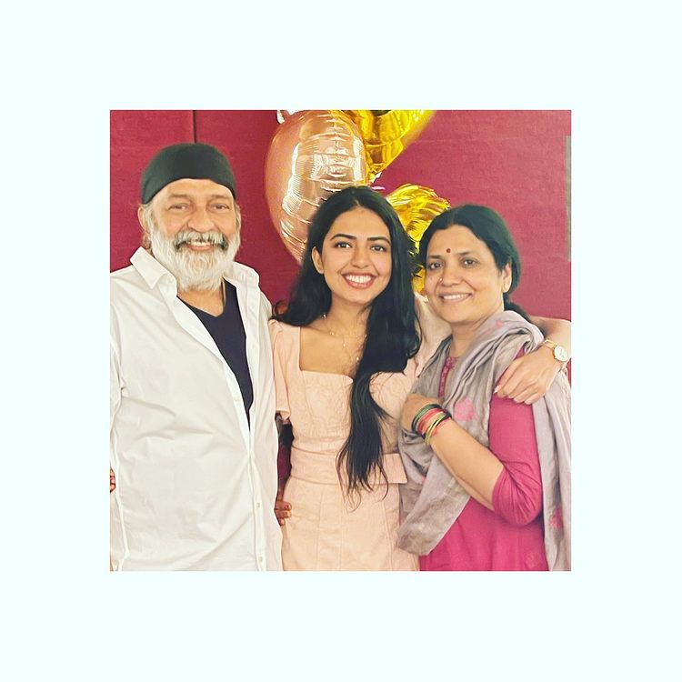 Shivani Rajashekar with her parents