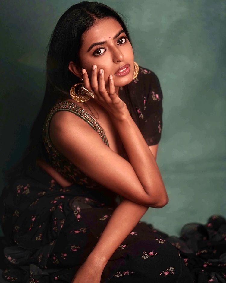 Shivani Rajashekar modeling picture