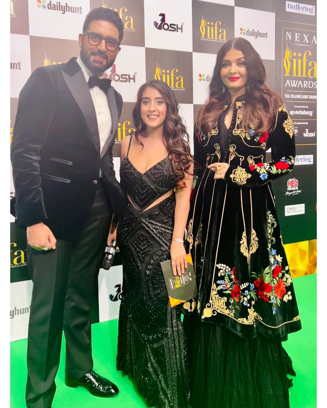 Sameeksha on IIFA red carpet with Aishwarya Rai and Abhishek Bacchan. 