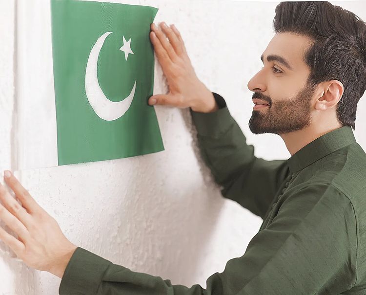 Azfar Rehman with Pakistani Flag