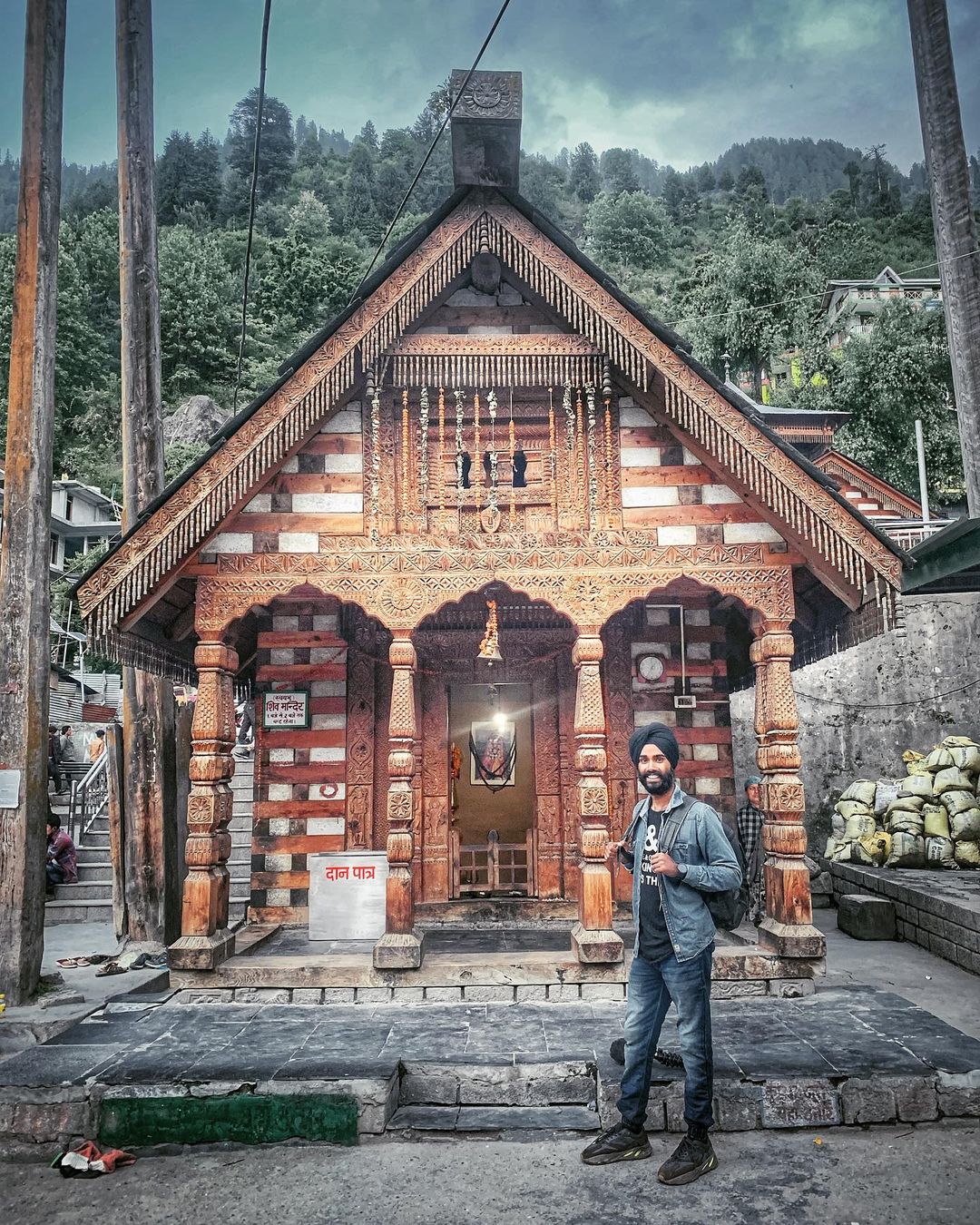 Jatt Prabhjot posing in Manali. 