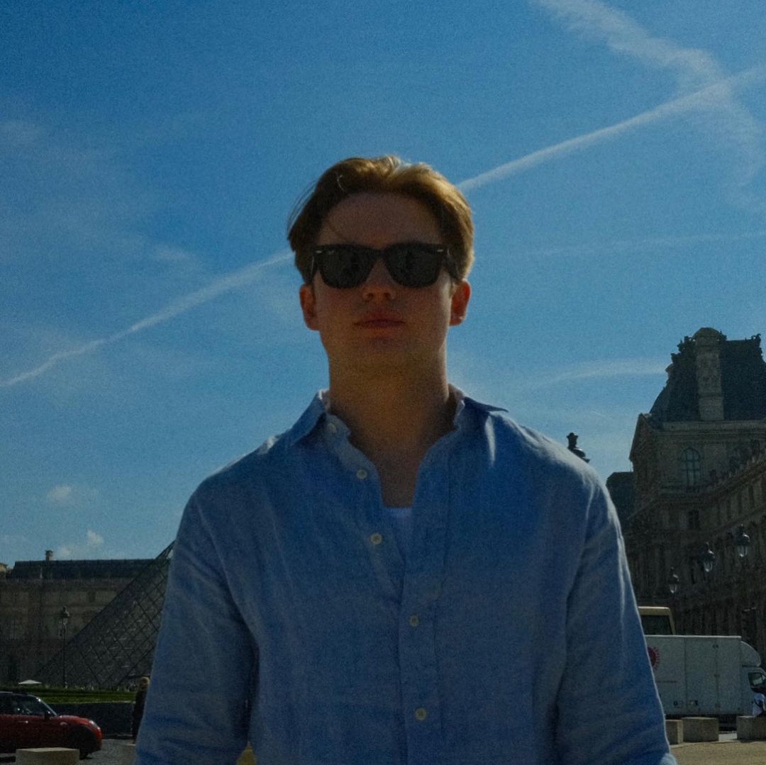 Kit Connor posing in Paris. 