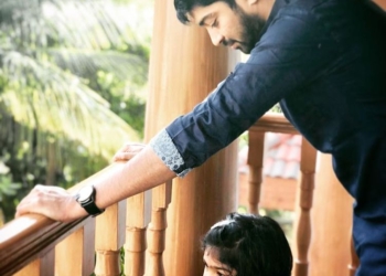 Allari Naresh in balcony with his daughter