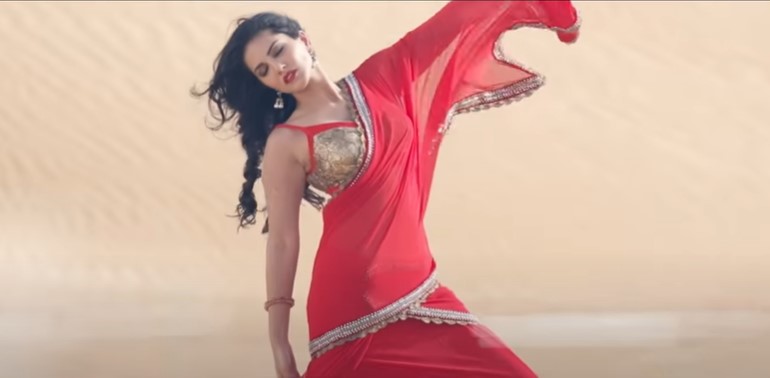 Sunny Leone in Saree Wali Girl Song