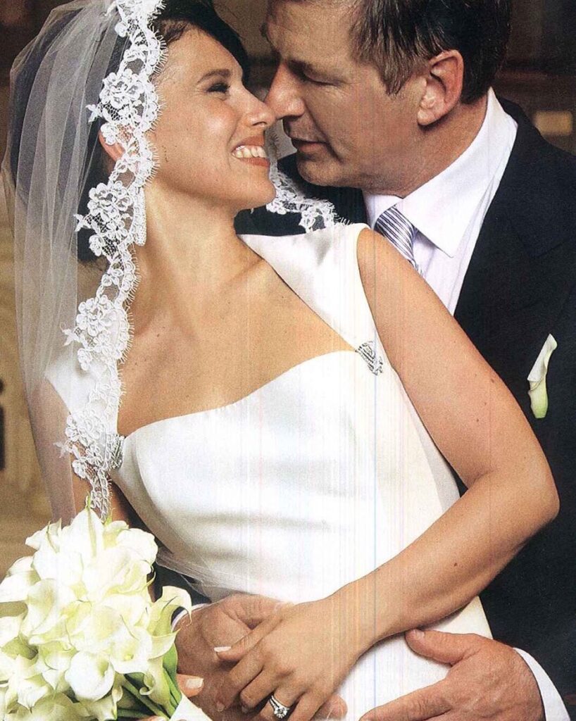 Wedding picture of Alec Baldwin and Hilaria Baldwin