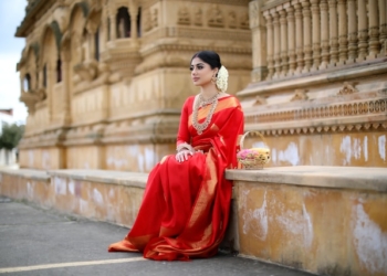 how to wear a saree in winter