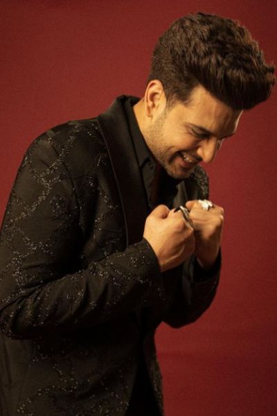 Karan Kundrra in Black Suit